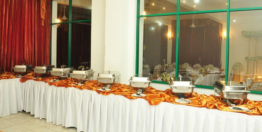 Oyo 290 Night Station Hotel Panadura Bagian luar foto